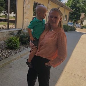 Meet your Posher, Alyson